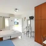 Dias *